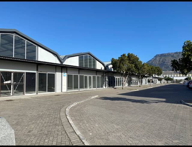 287M² RETAIL TO LET IN TOKAI